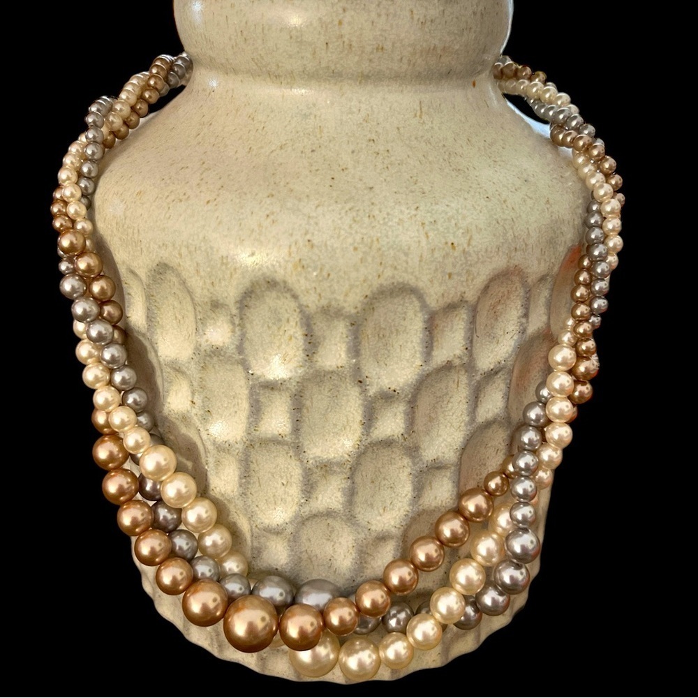 Vintage Triple Strand of Faux Pearls 🔥 - Picture 2 of 4